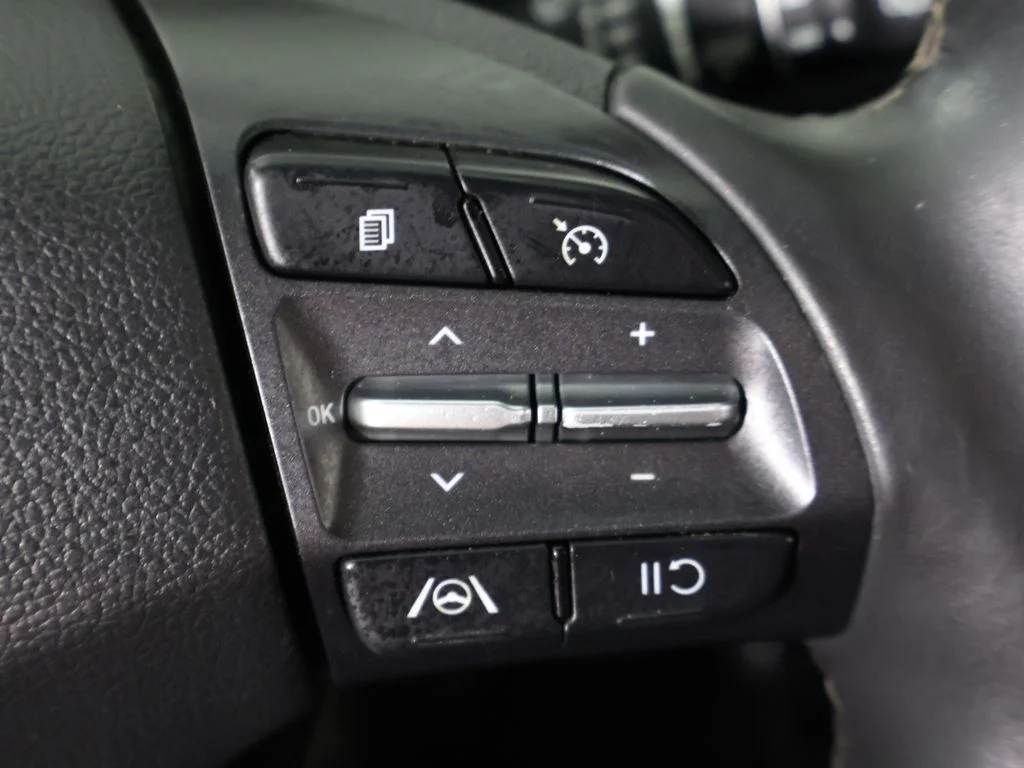 Used 2022 Gray Hyundai SEL image 43