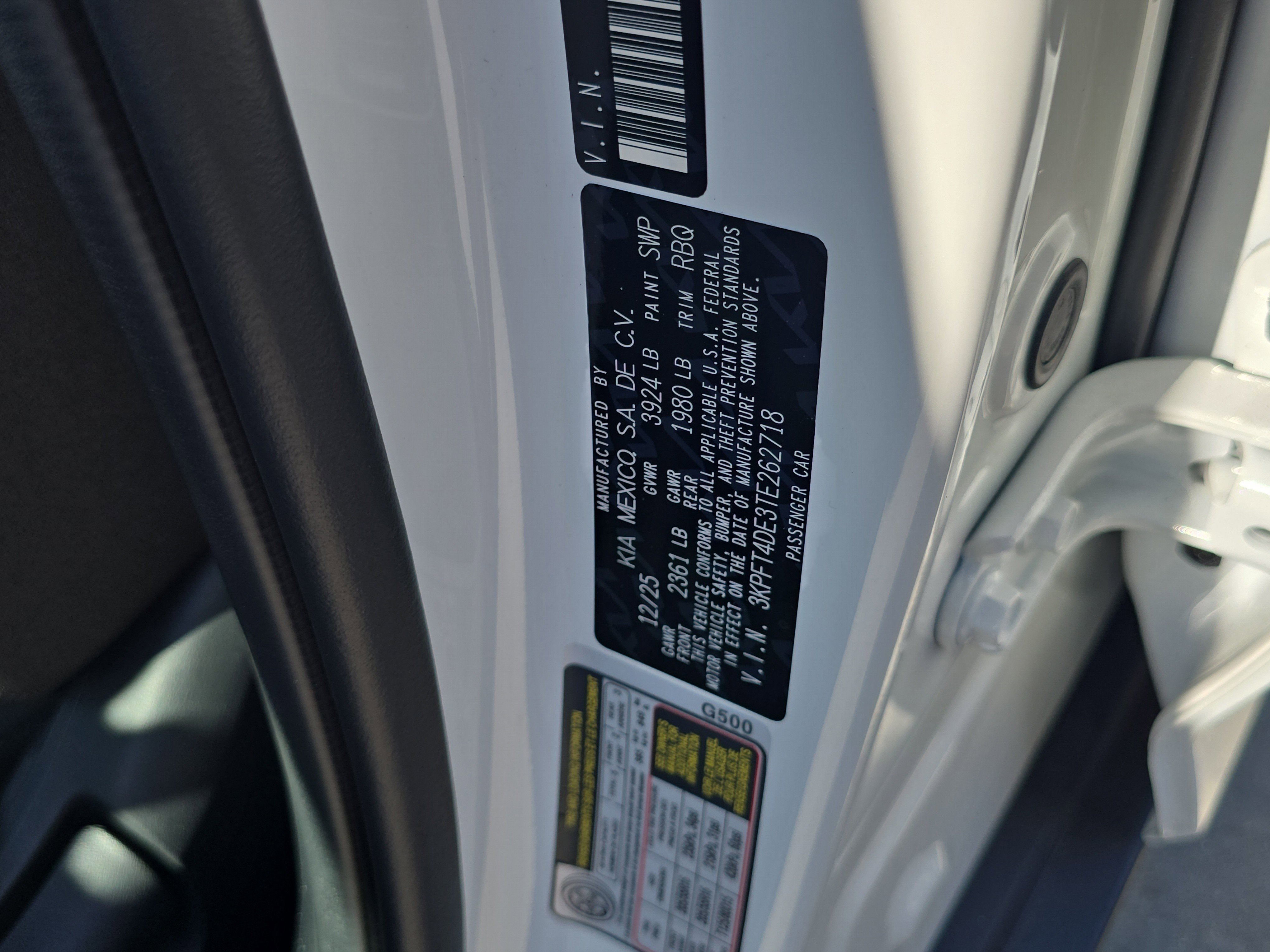 New 2026 Snow White Pearl Kia LXS image 32