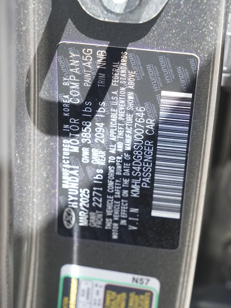 Used 2025 Gray Hyundai SEL Convenience image 29