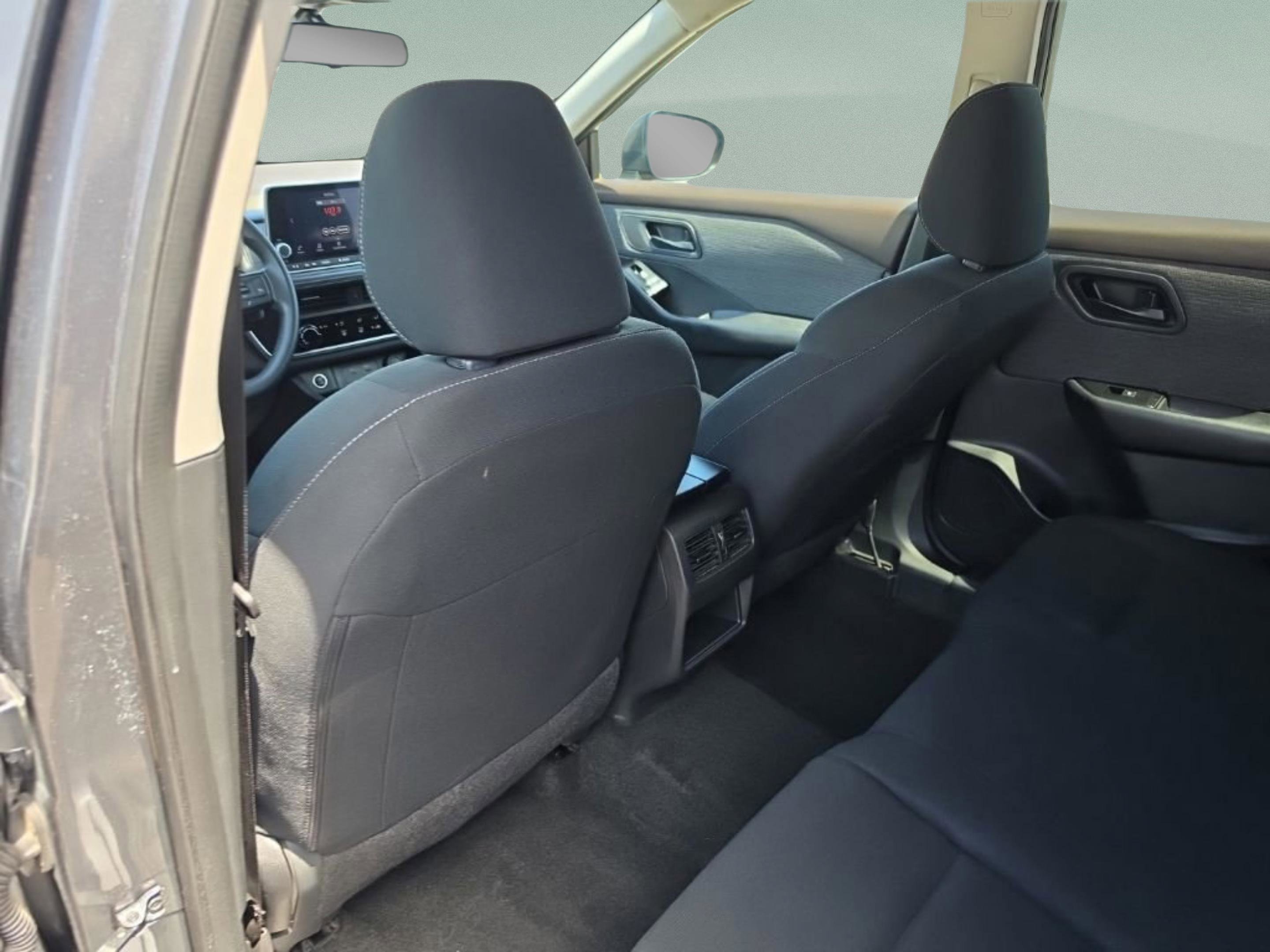 Used 2023 Gry/gray Nissan S image 22