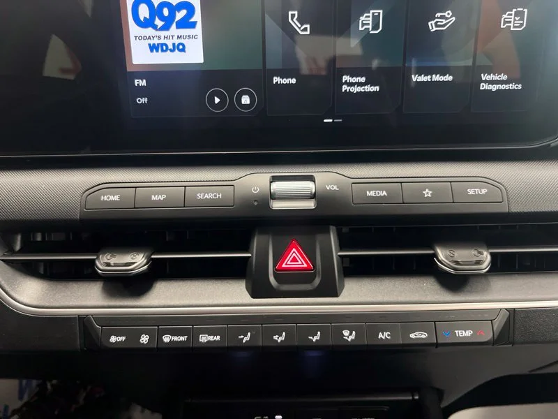 Used 2025 Black Kia LXS image 26