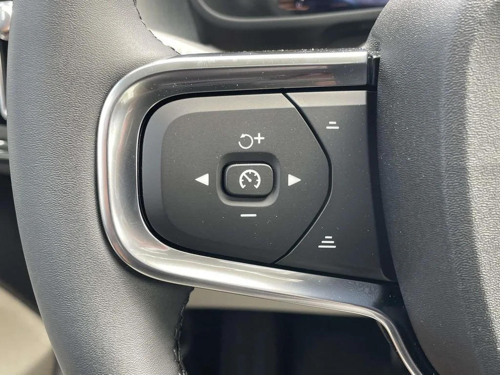 New 2026 Onyx Black Volvo Plus image 10