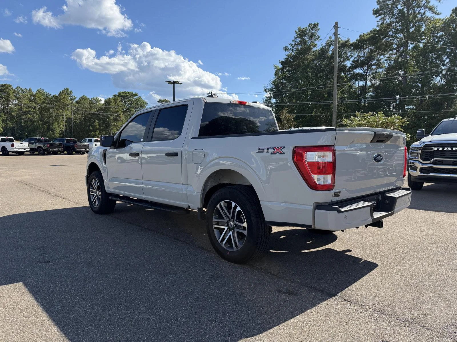 Used 2023 Avalanche Gray Ford XL image 4
