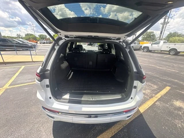 2022 Jeep Grand Cherokee Overland - Photo 18
