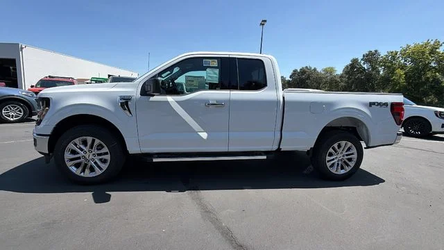 New 2026 Oxford White Ford XLT image 7