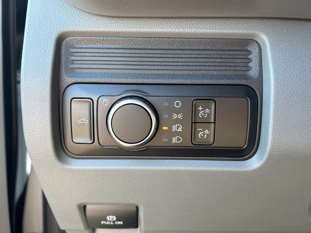New 2026 Oxford White Ford F-250® XL image 19