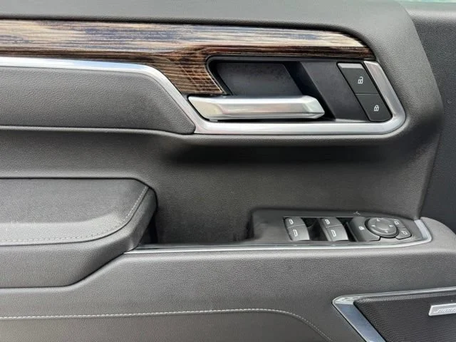 Certified Used 2025 Sterling Metallic GMC Elevation image 11