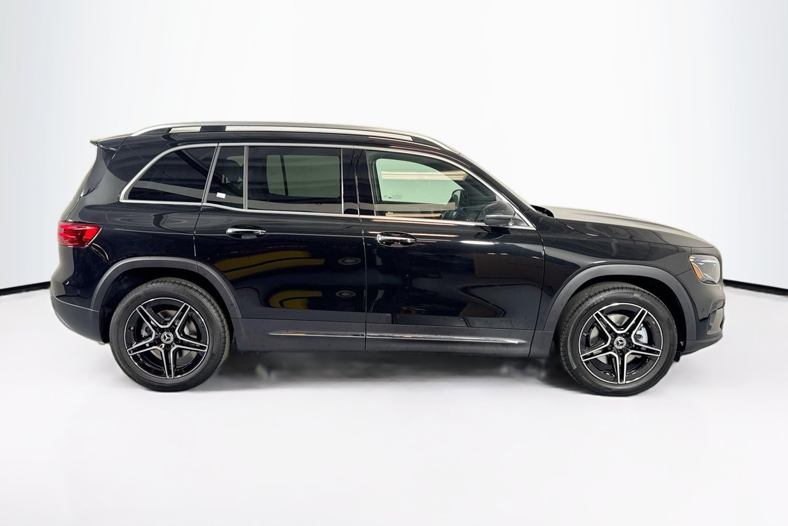 New 2026 Cosmos Black Metallic Mercedes-Benz GLB 250 image 4
