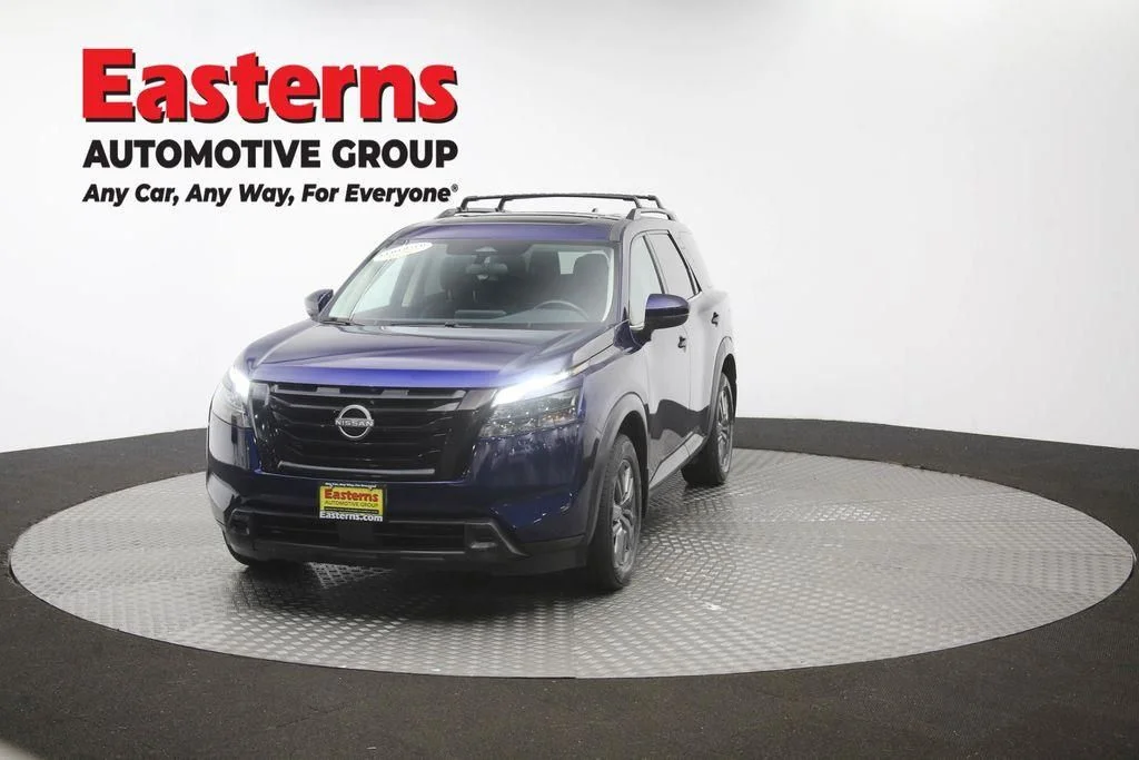 Used 2023 Blue Nissan SV image 57