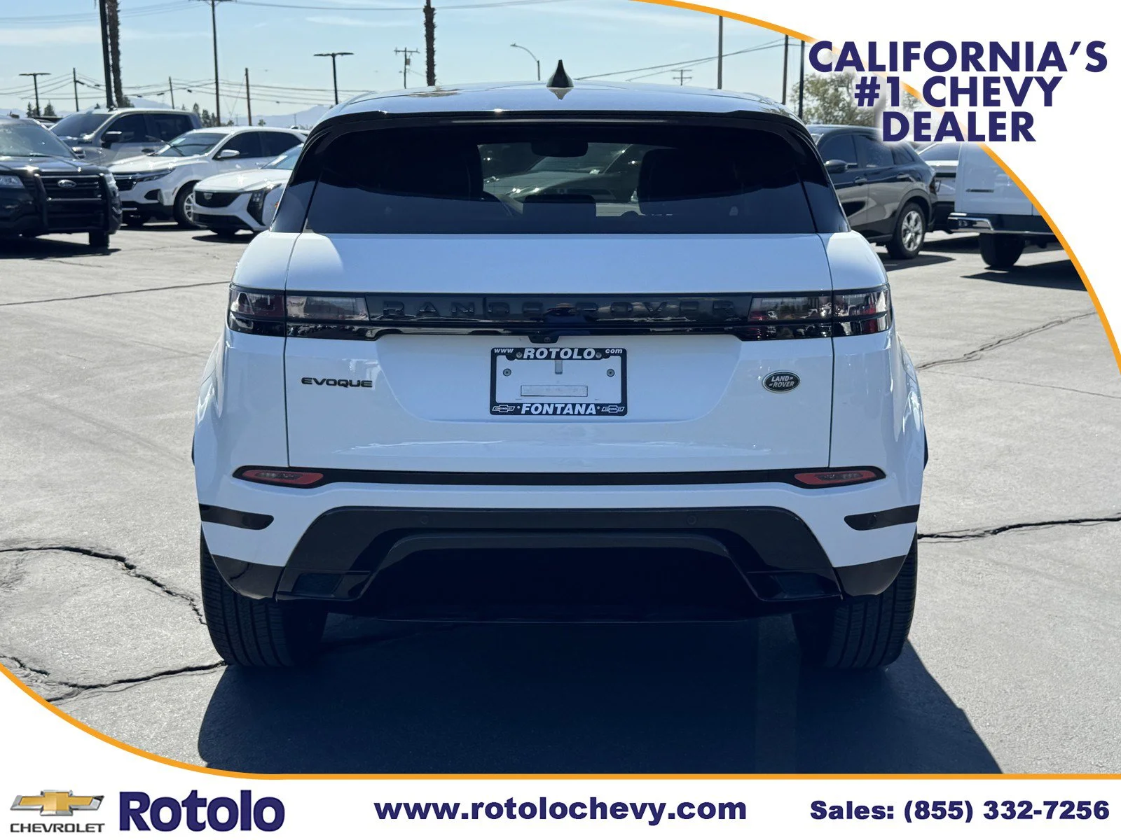 Used 2023 White Land Rover R-Dynamic SE image 5