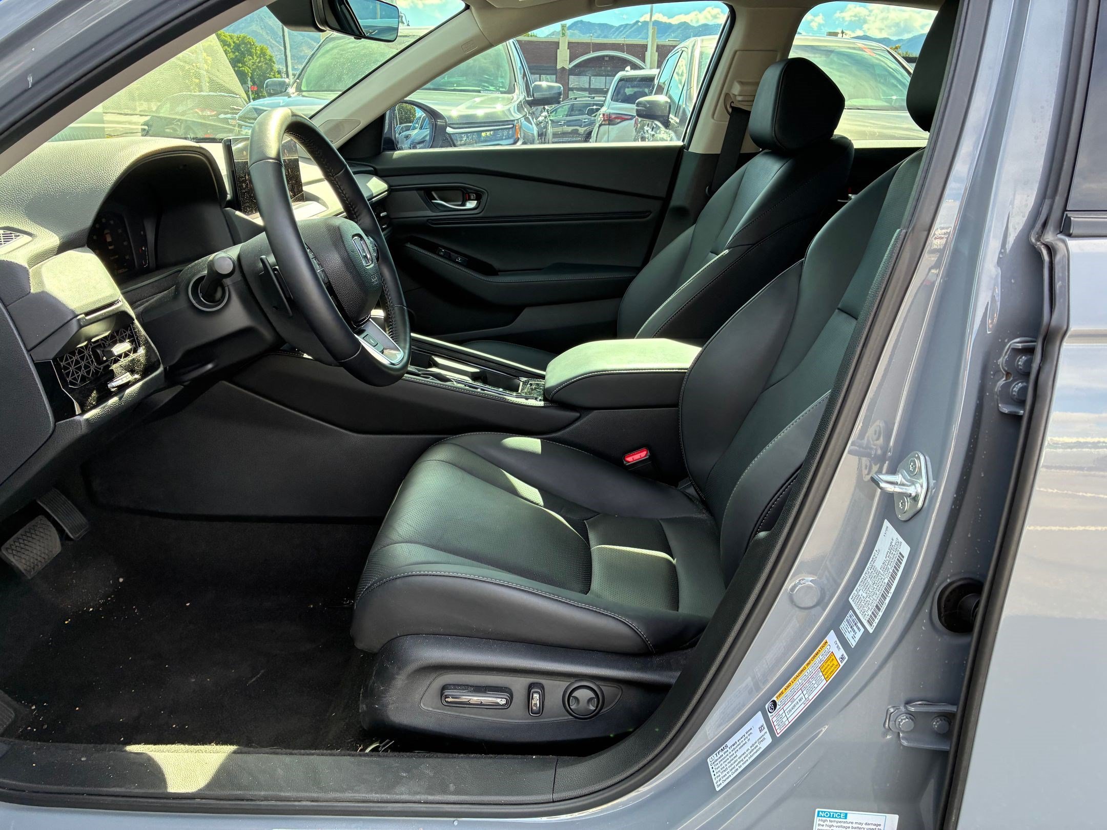 Certified Used 2025 Urban Gray Pearl Honda HYBRID TOURING image 17