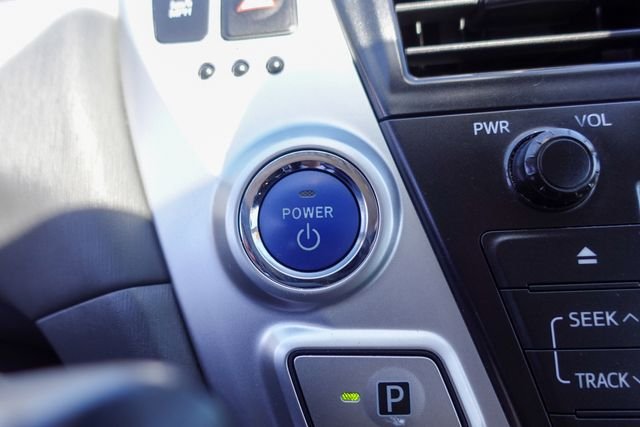 Used 2014 Silver Toyota Five image 19