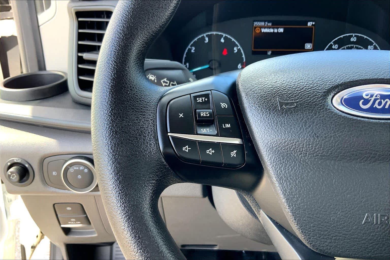 Used 2025 Oxford White Ford XLT image 22