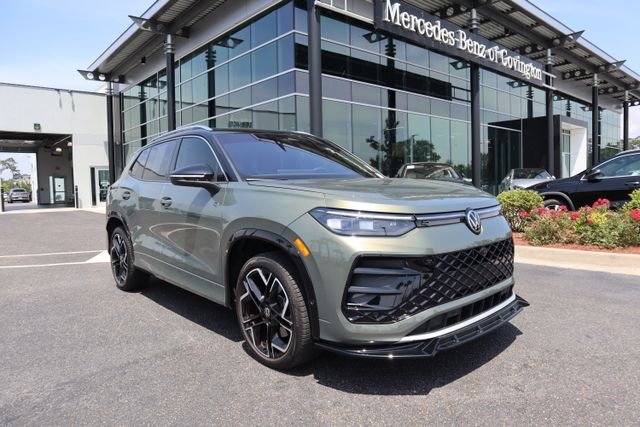 2025 Volkswagen Tiguan 2.0T SEL R-Line 4Motion's photo