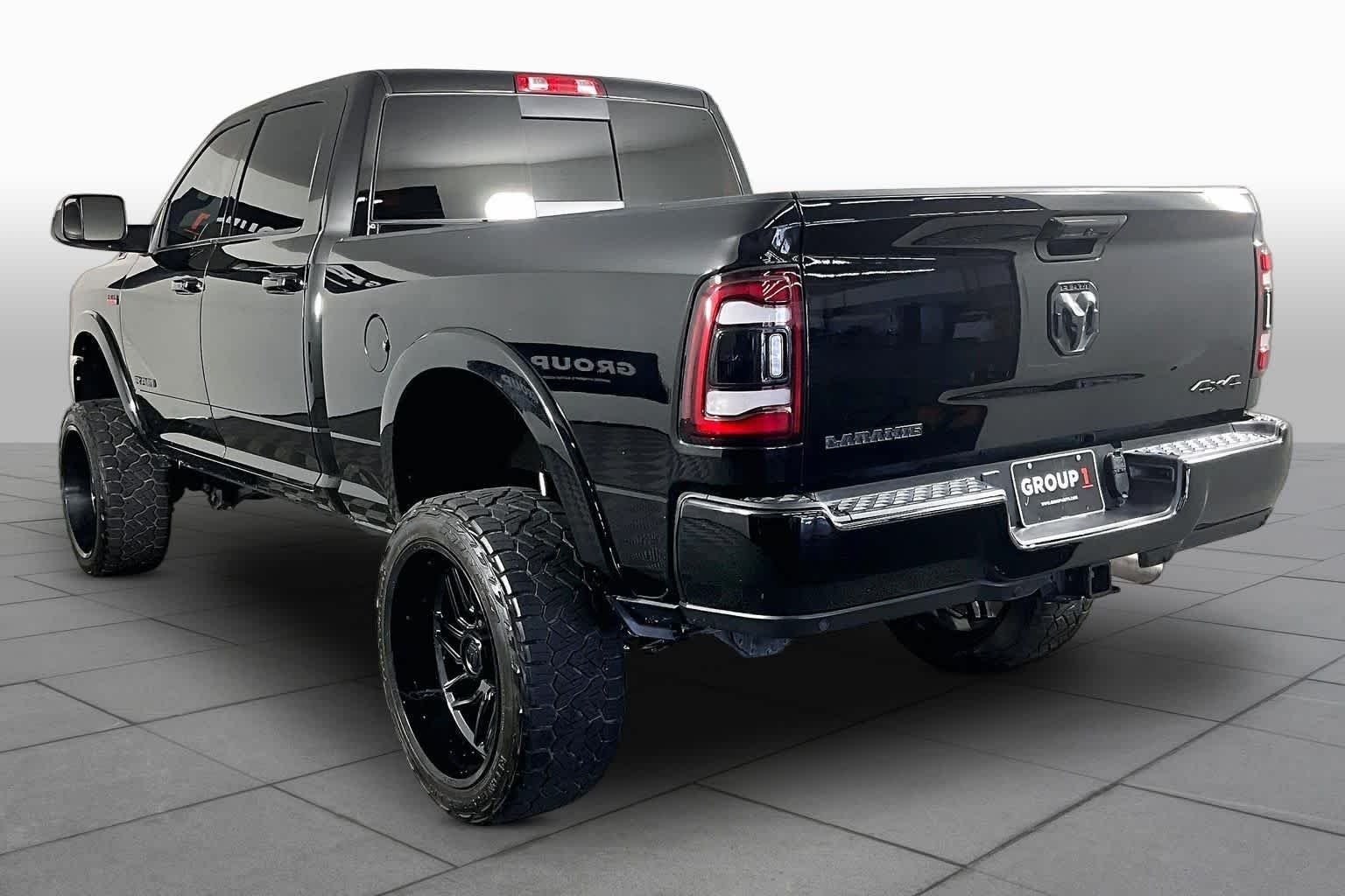 Used 2022 Diamond Black Crystal Pearlcoat Ram Laramie image 11