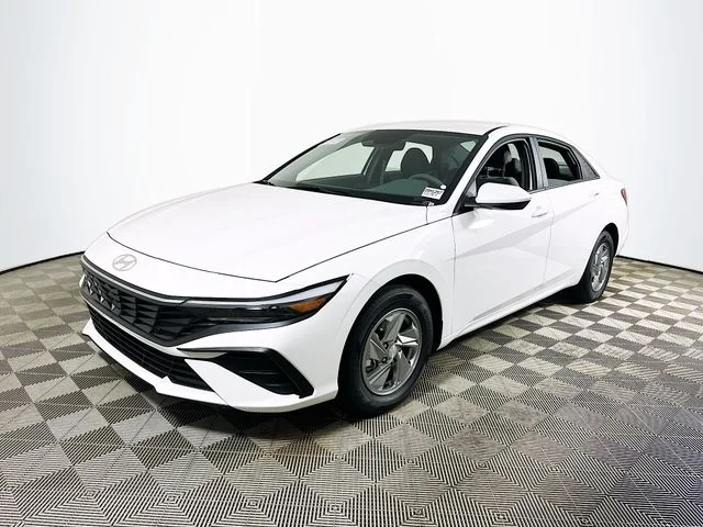New 2026 White Hyundai SE image 7