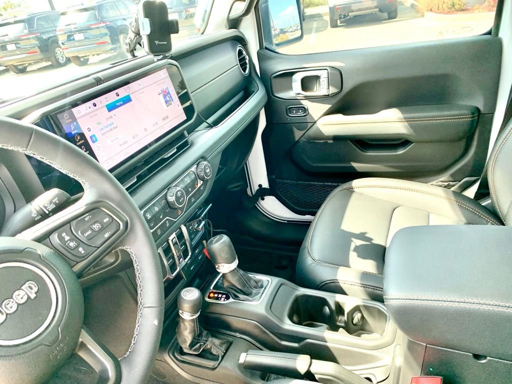 Used 2026 White Jeep Sahara image 39