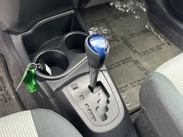 Used 2015 Silver Toyota Three image 19