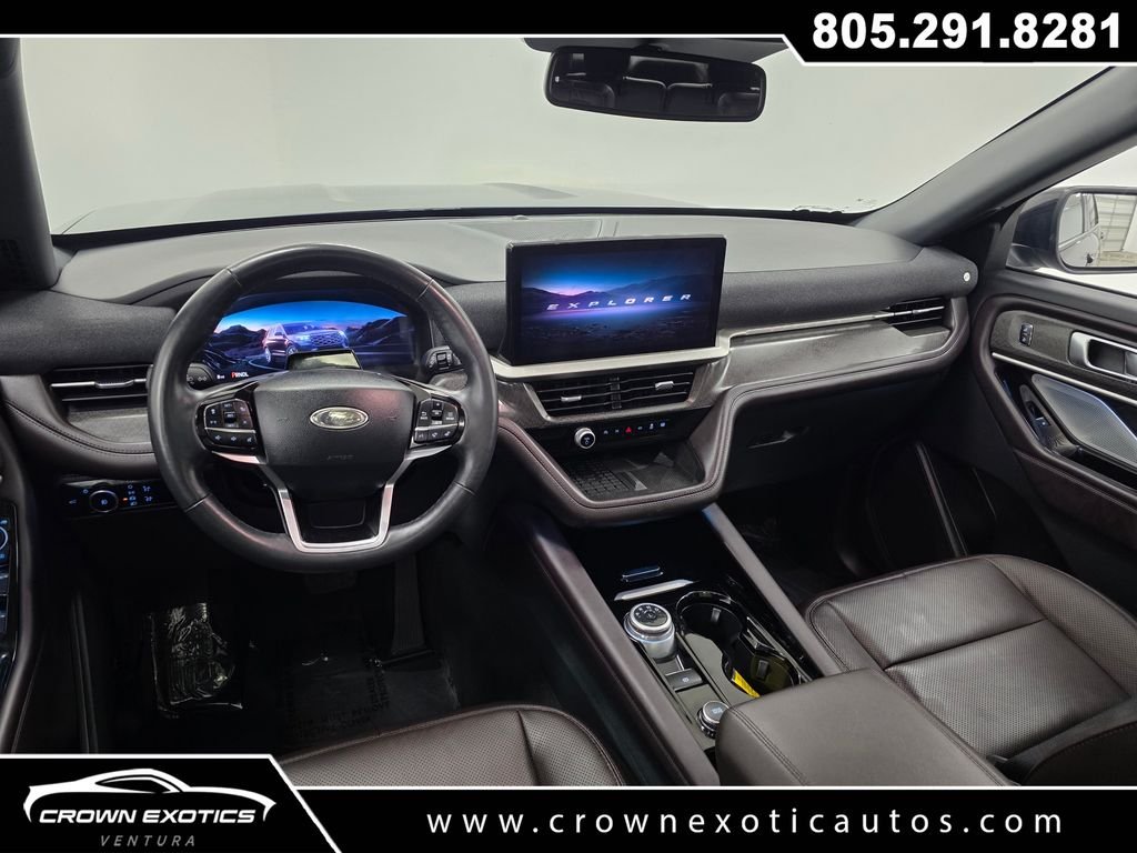 Used 2025 Gray Ford Platinum image 19
