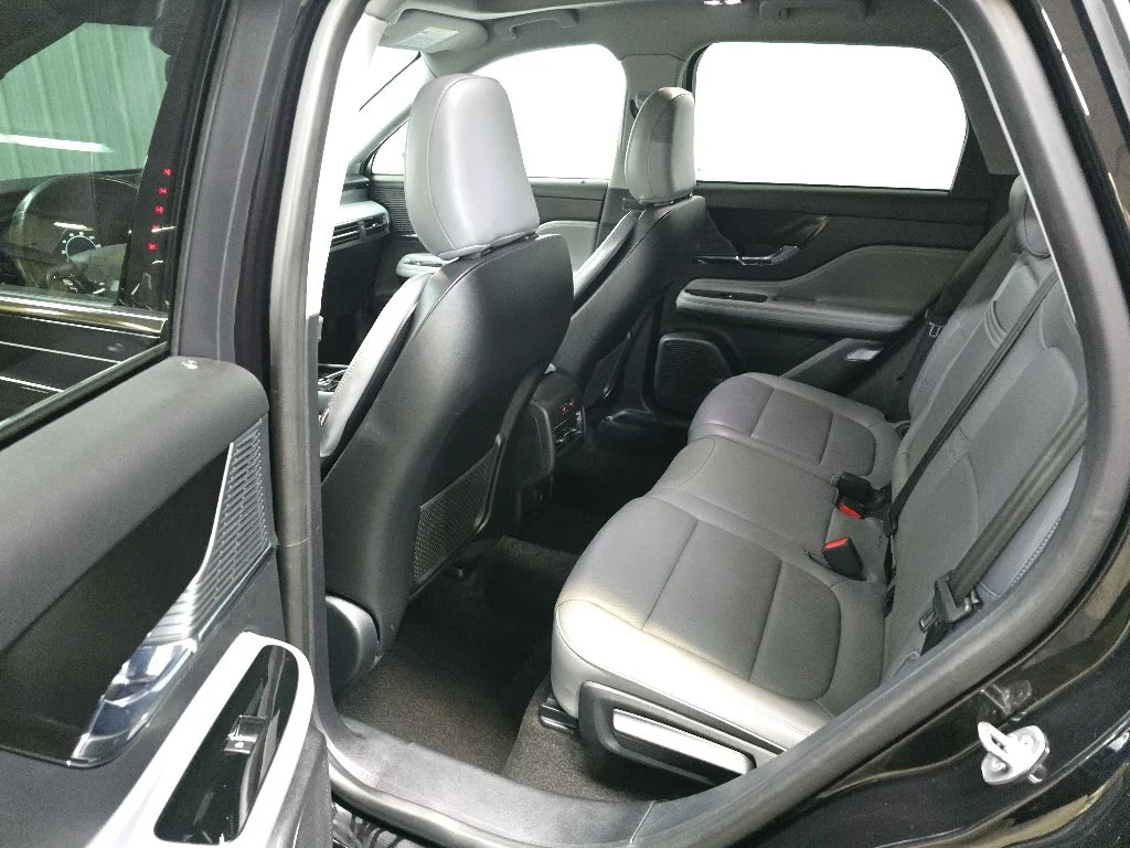 Used 2021 Black Lincoln Standard image 34
