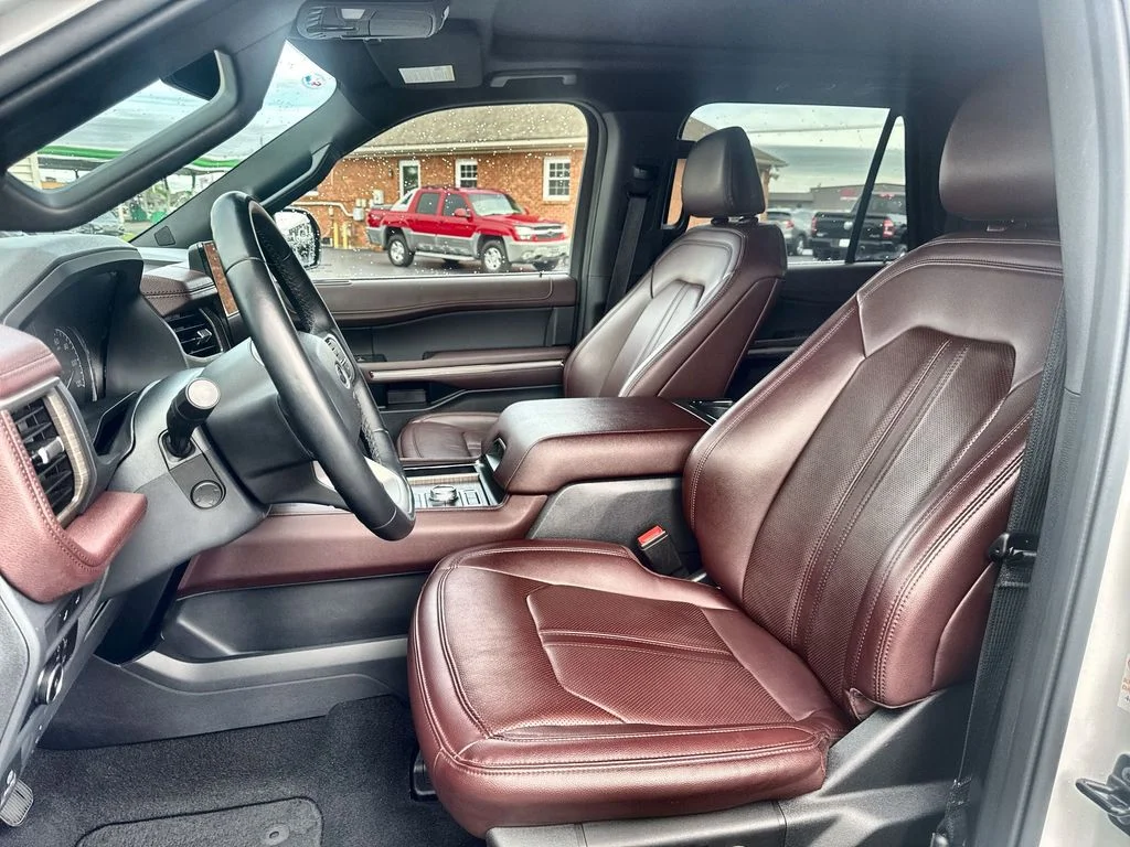 Used 2024 White Ford Limited image 11