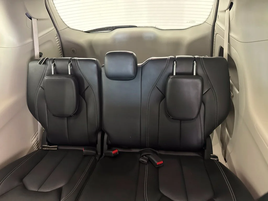 Used 2024 White Chrysler Touring L image 28