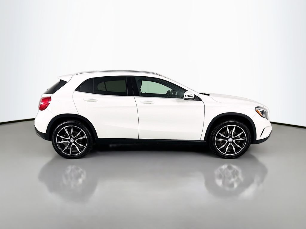 Used 2016 White Mercedes-Benz GLA 250 image 8