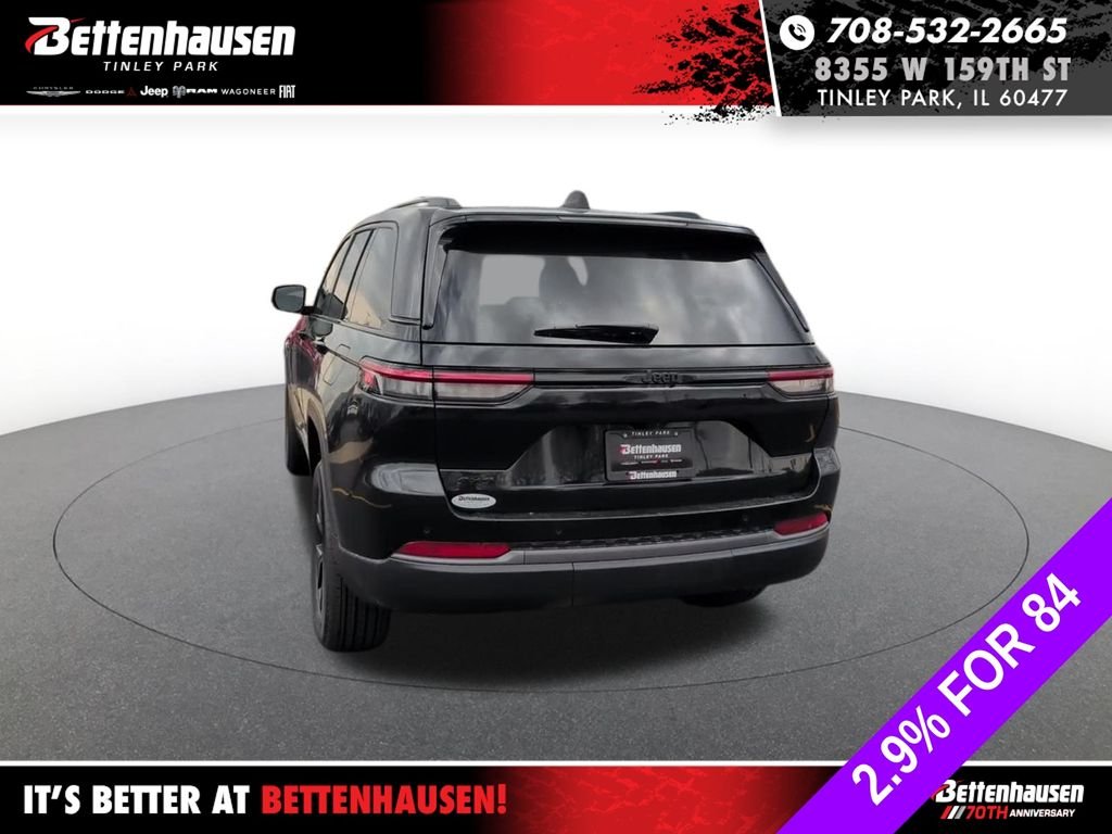 New 2026 Diamond Black Crystal Pearlcoat Jeep Altitude image 13