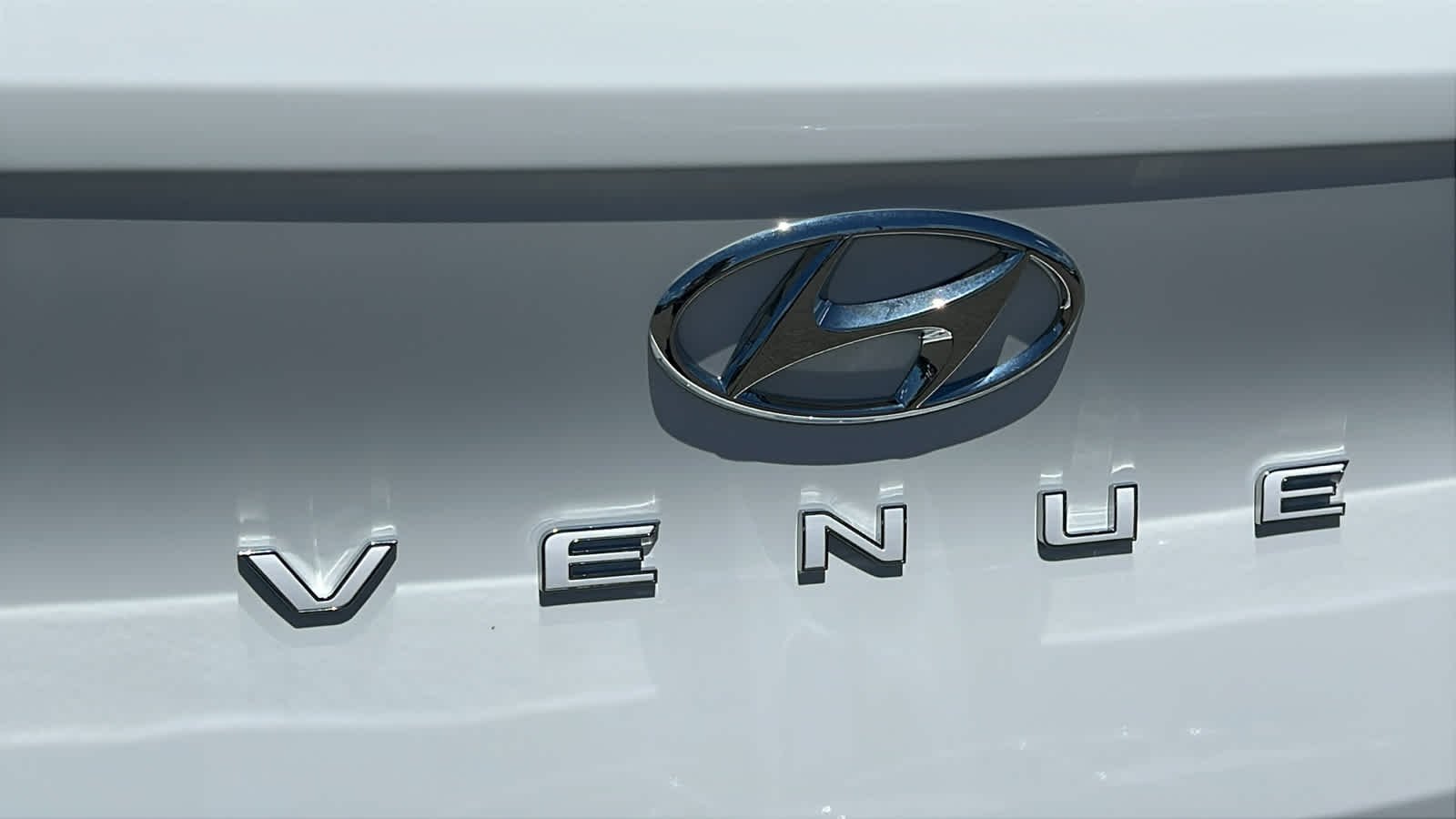 New 2026 Lunar White w/Black Roof Hyundai SEL w/Two-Tone Roof image 28
