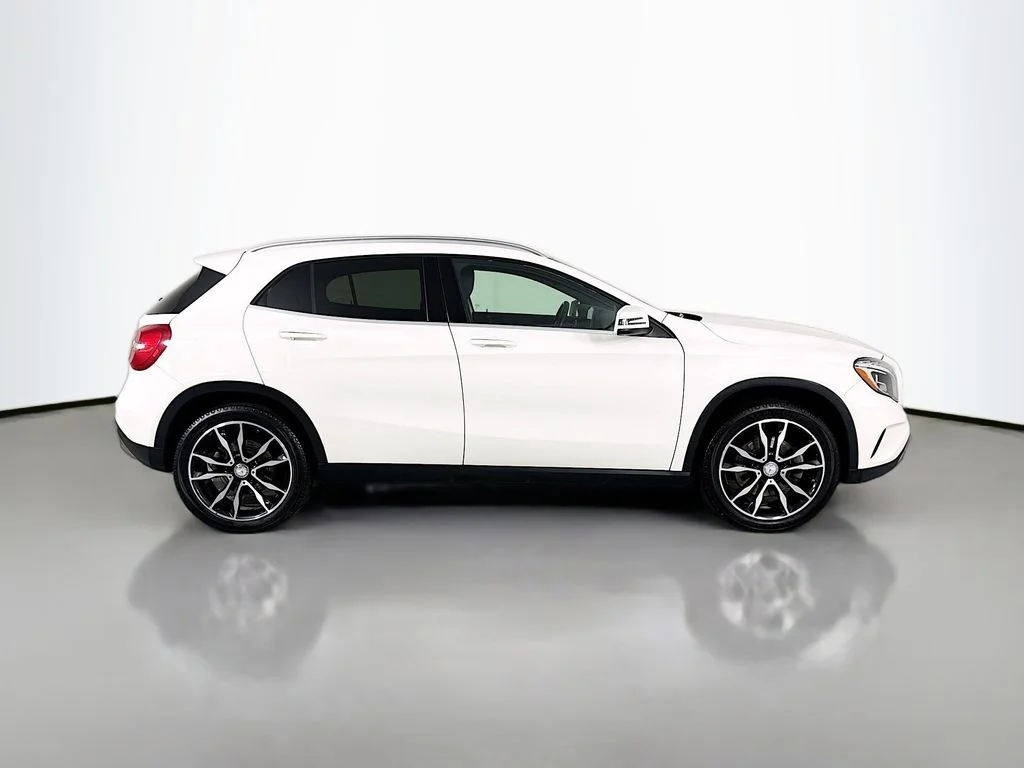 Used 2016 Cirrus White Mercedes-Benz GLA 250 image 8