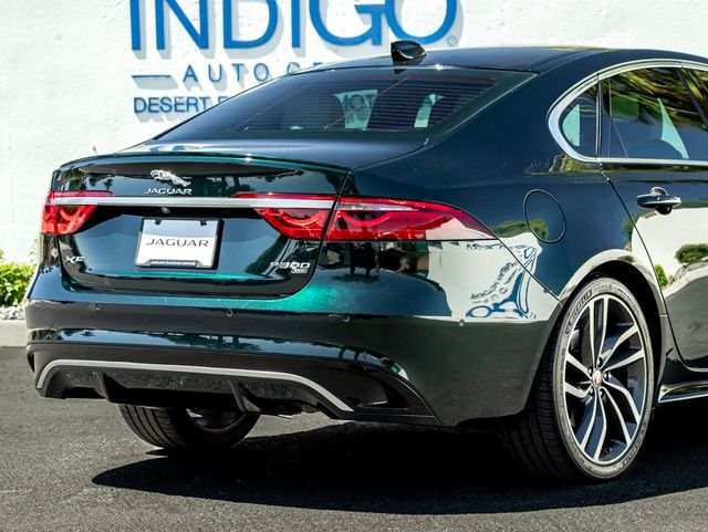 Used 2021 British Racing Green Metallic Jaguar R-Dynamic SE image 7