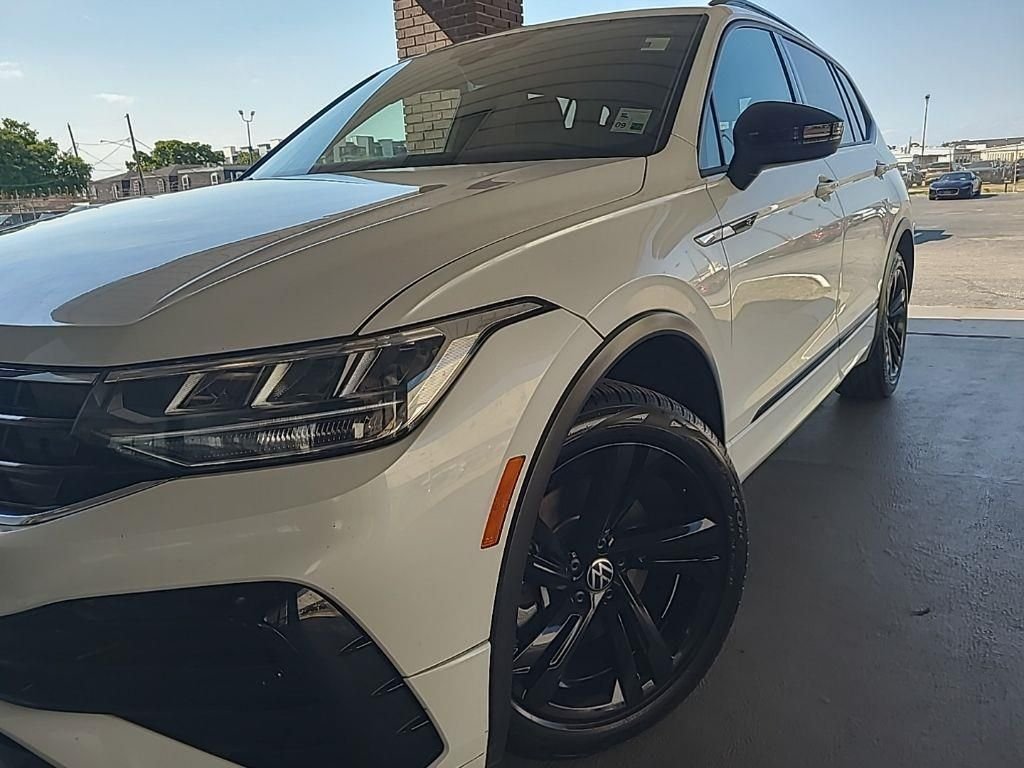 2023 Volkswagen Tiguan SE R-LINE BLACK
