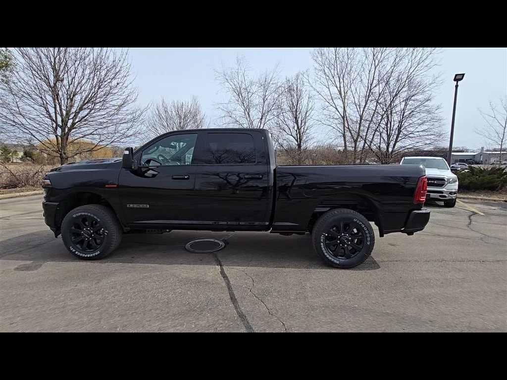 New 2026 Diamond Black Crystal Pearl-Coat Exterior Paint RAM Laramie image 5