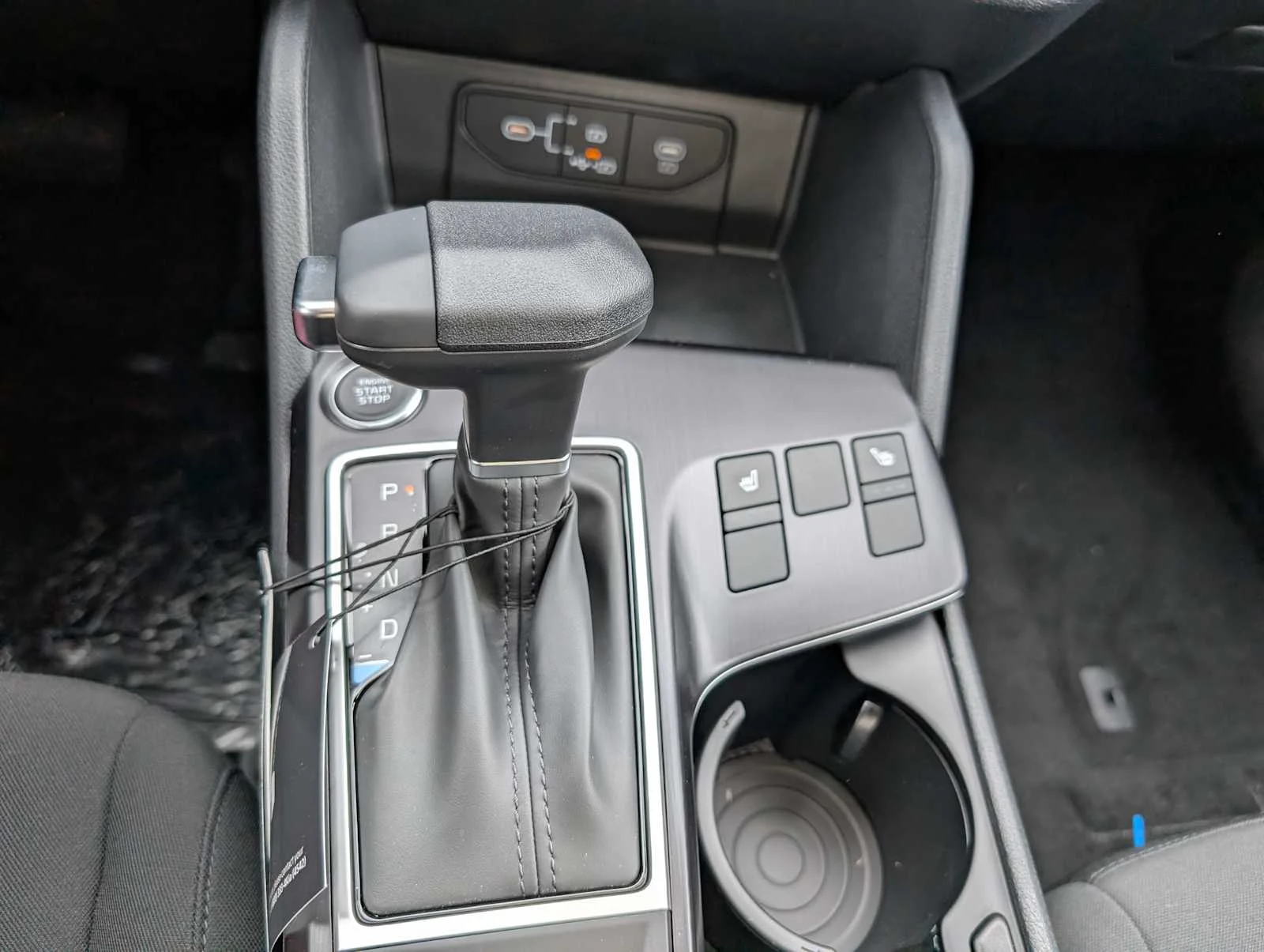 New 2026 Glacial White Pearl Kia LX image 23