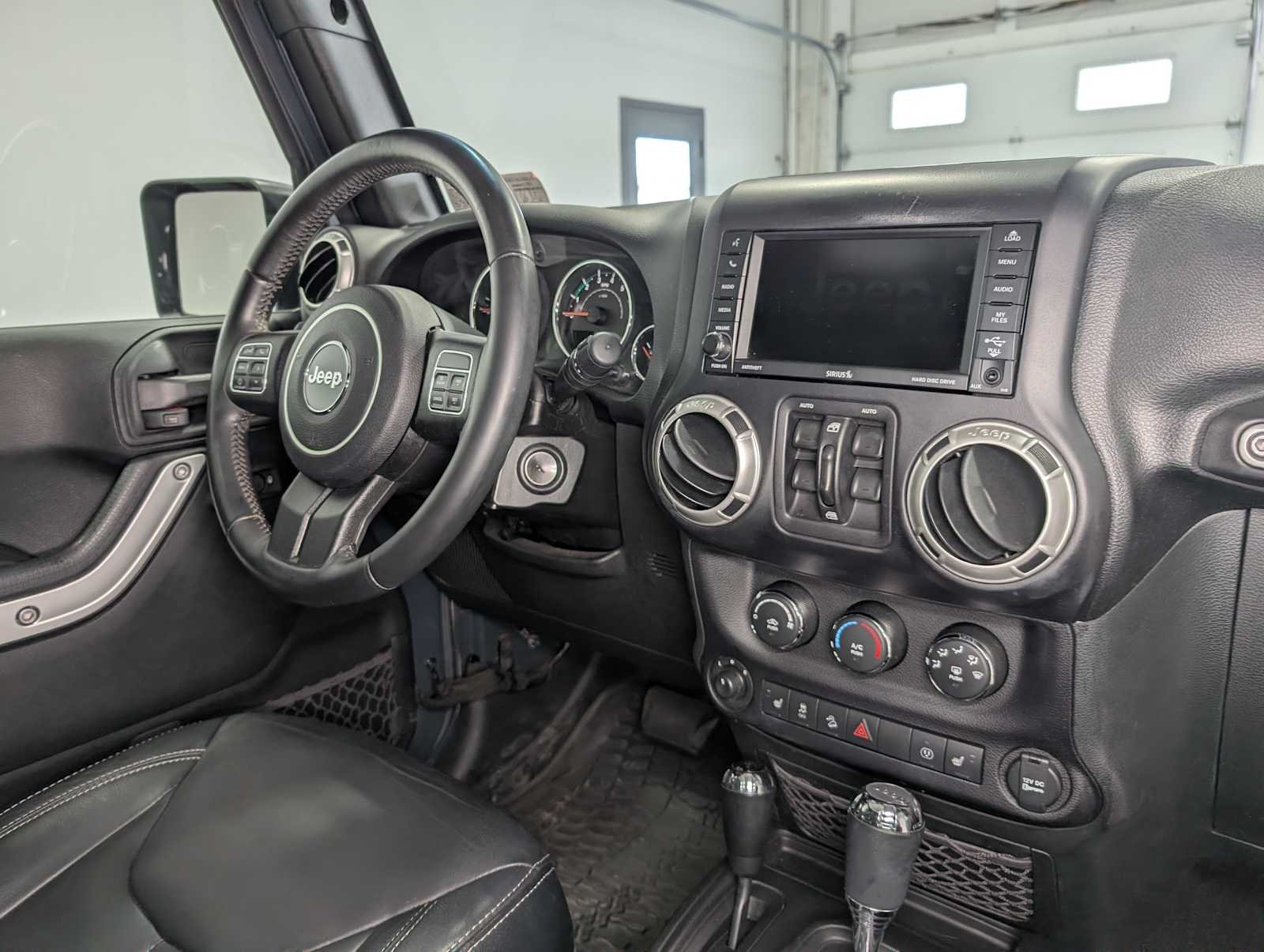 Used 2017 Rhino Clearcoat Jeep Rubicon image 41