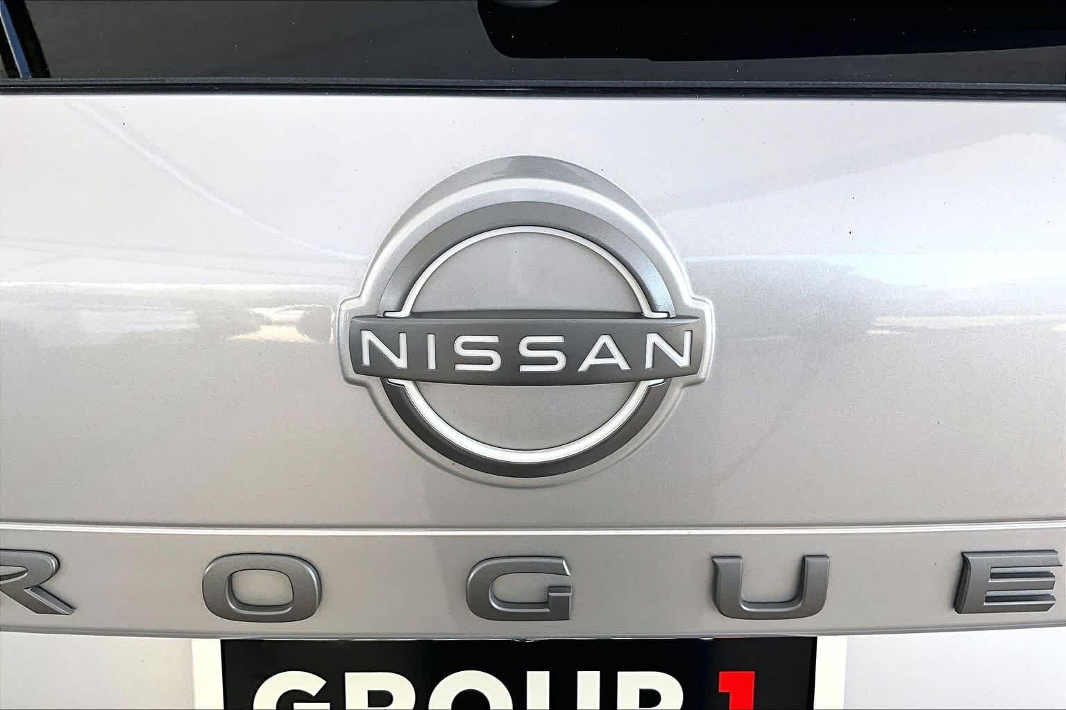Used 2025 Brilliant Silver Metallic Nissan SV image 30