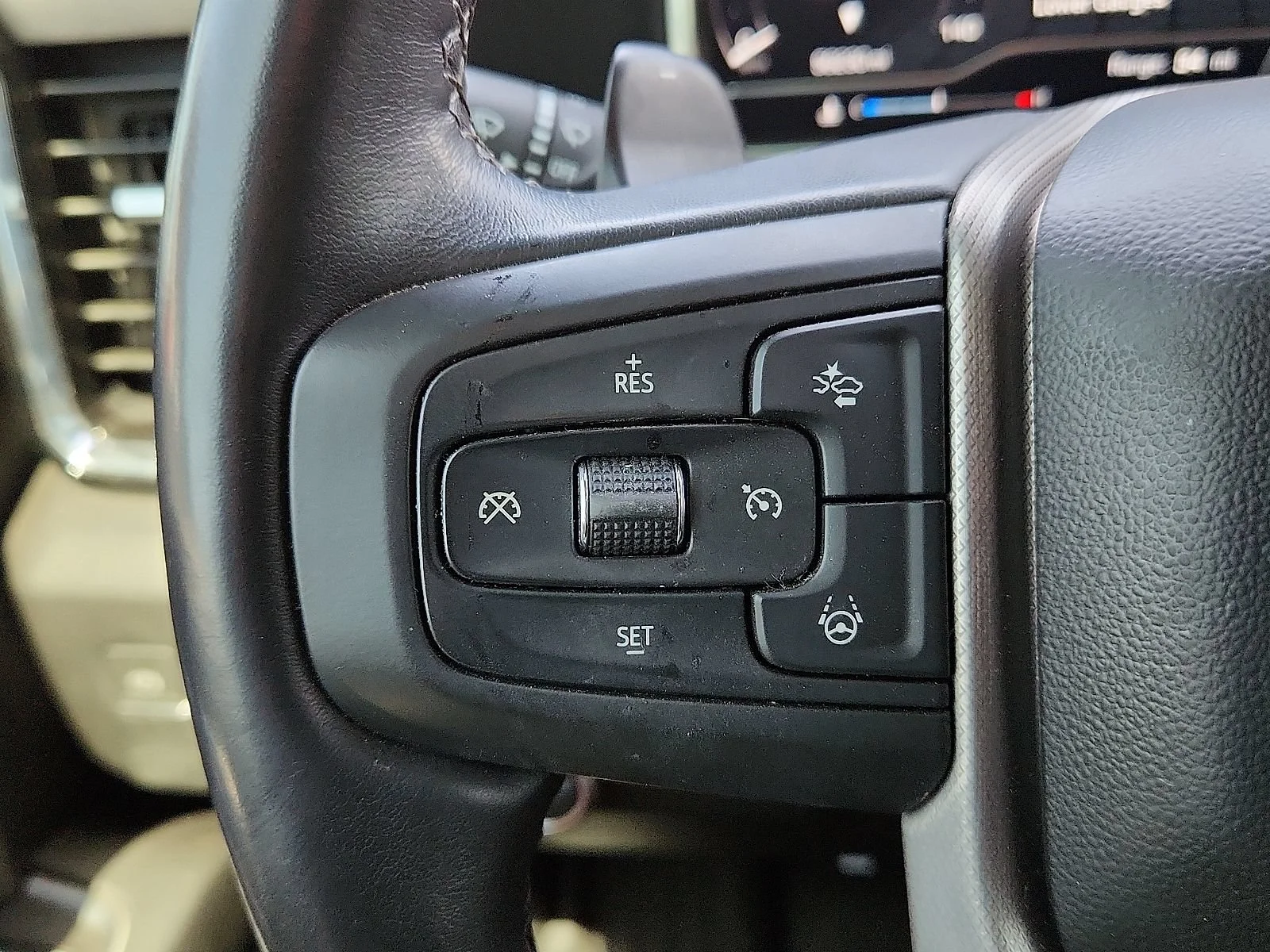 Used 2024 White Frost Tricoat GMC Denali image 17