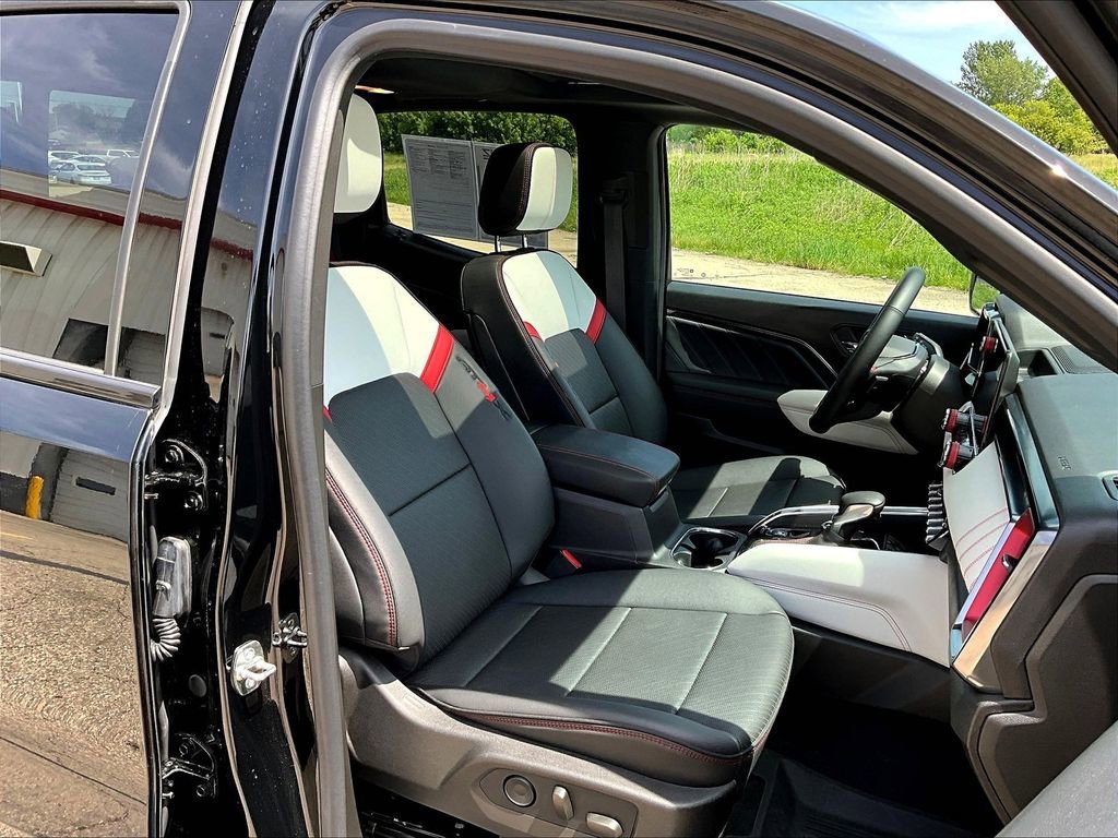 2024 GMC Canyon AT4X - Photo 32