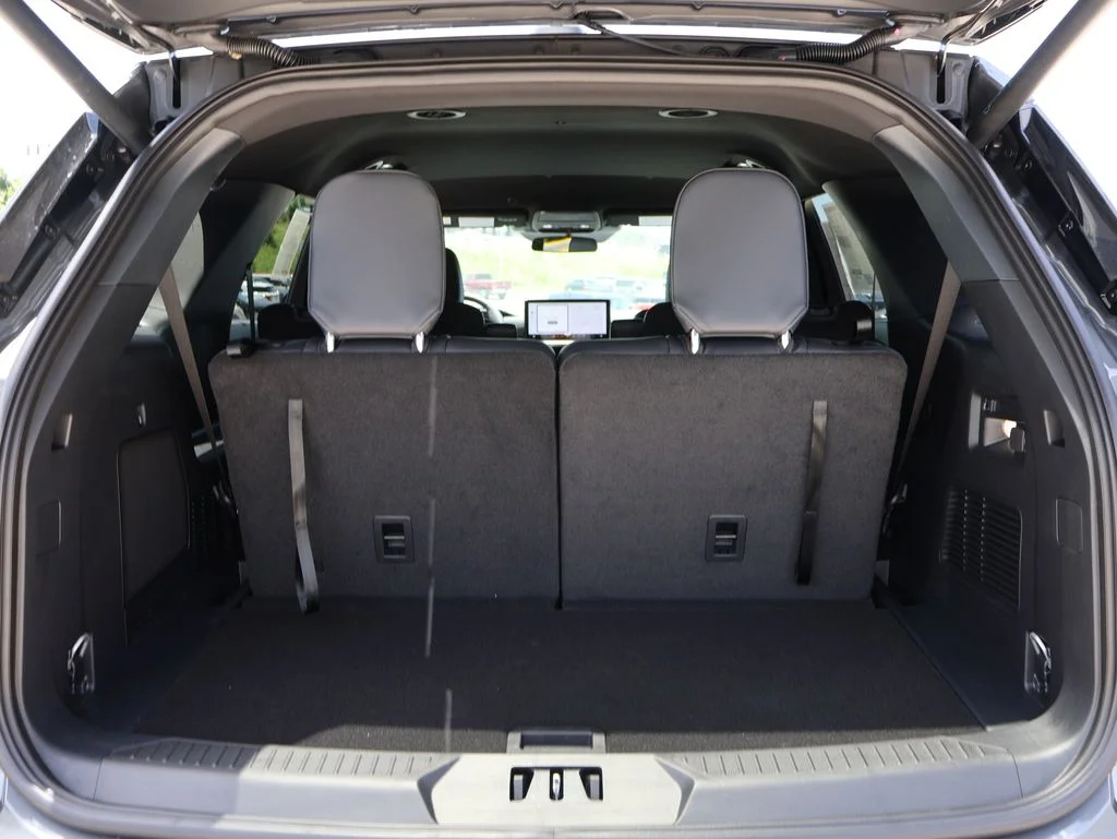New 2026 Carbonized Gray Metallic Ford ST-Line image 15