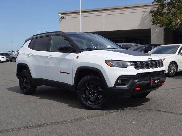 Used 2024 White Jeep Trailhawk image 5