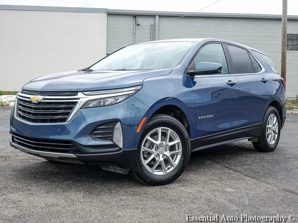 Used 2024 Lakeshore Blue Metallic Chevrolet LT image 2
