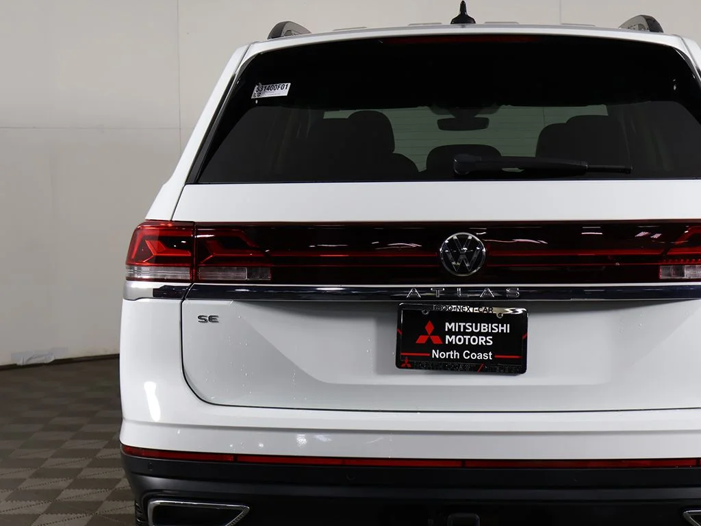 Used 2025 White Volkswagen 2.0T SE w/Technology image 16