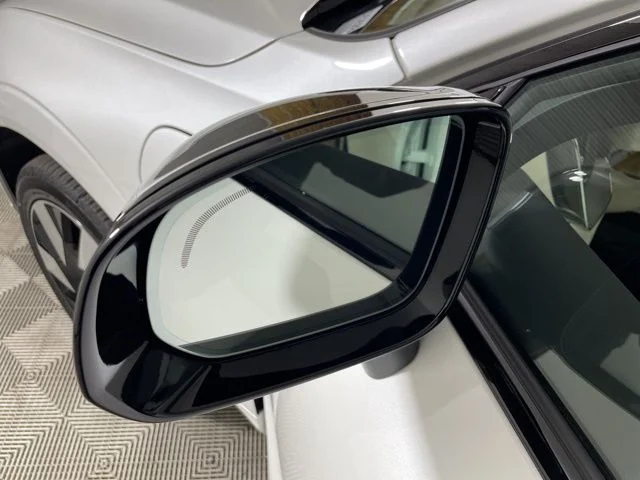 Certified Used 2025 Crystal White Volvo Plus image 25