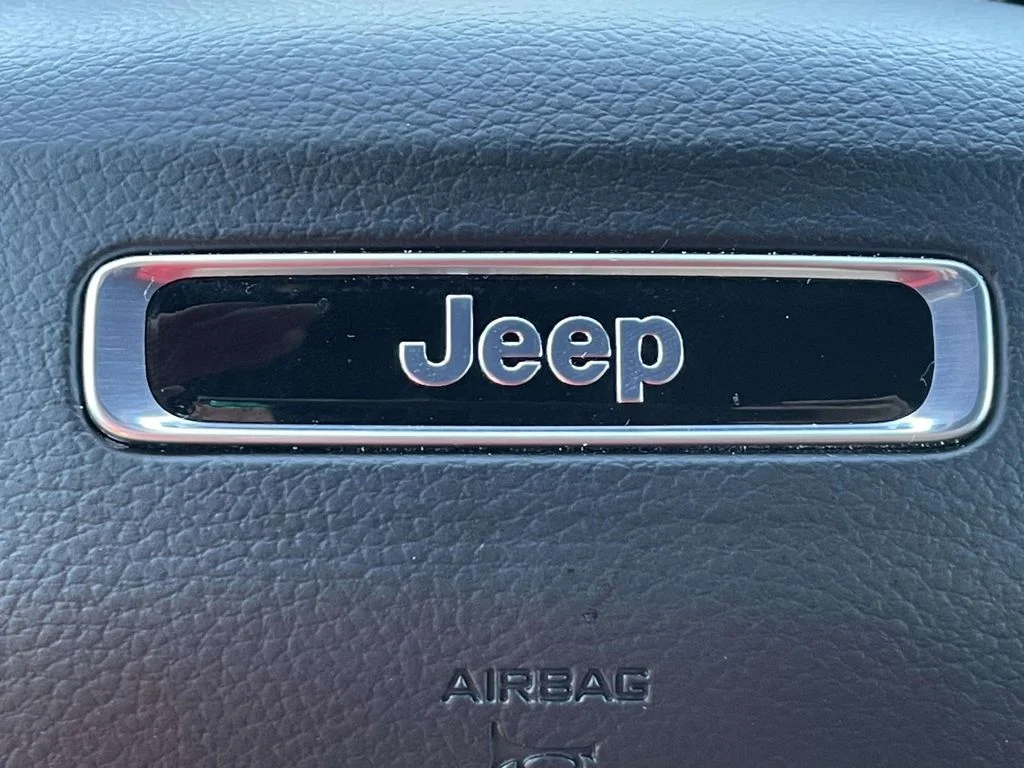 Used 2025 Diamond Black Crystal Pearlcoat Jeep Laredo X image 31