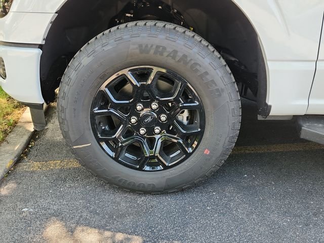 New 2026 Oxford White Ford XLT image 12