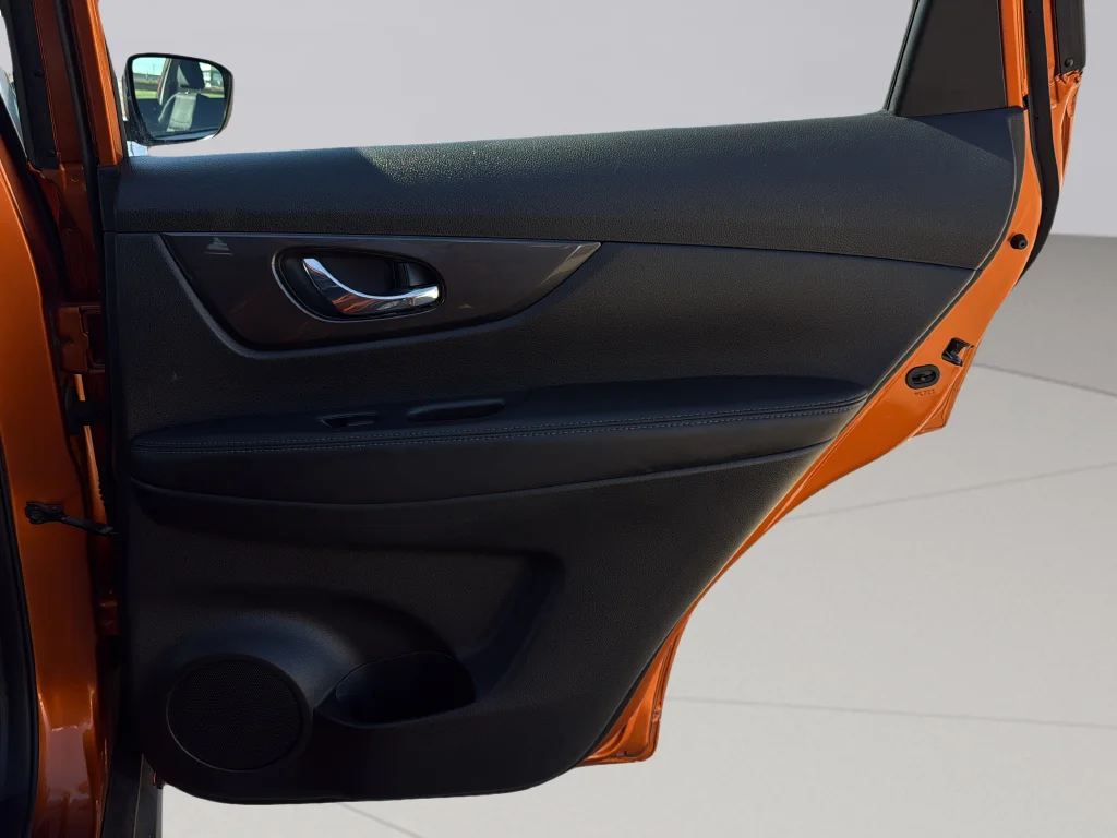 Used 2017 Monarch Orange Nissan S image 27