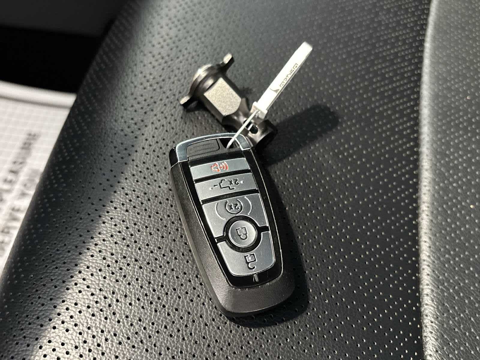 Used 2024 Avalanche Ford LARIAT image 35
