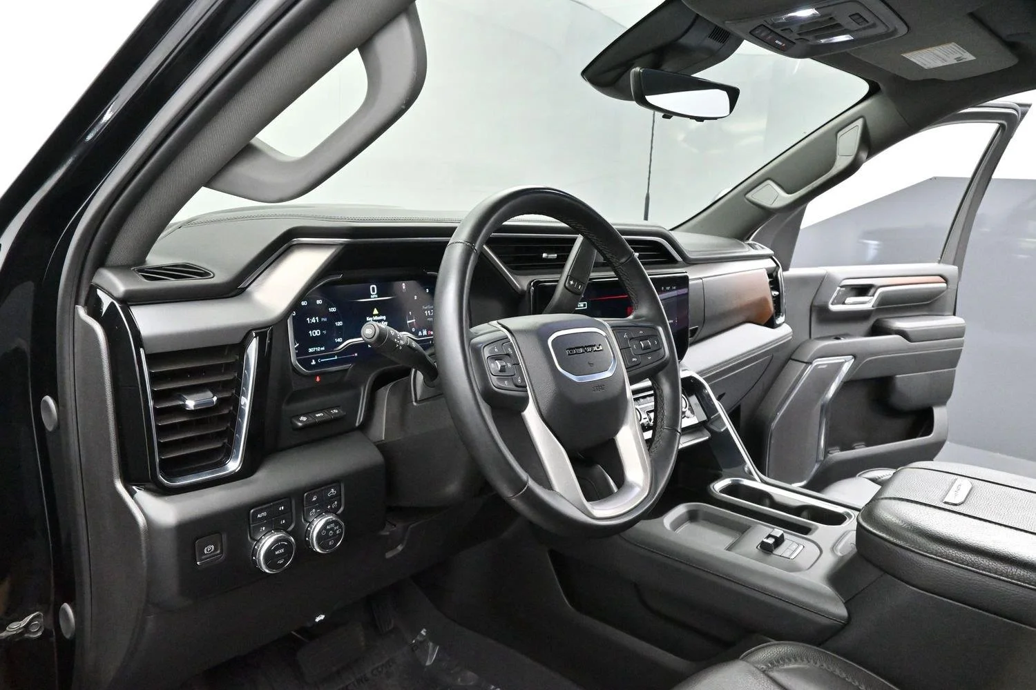Used 2024 Onyx Black GMC Denali image 13
