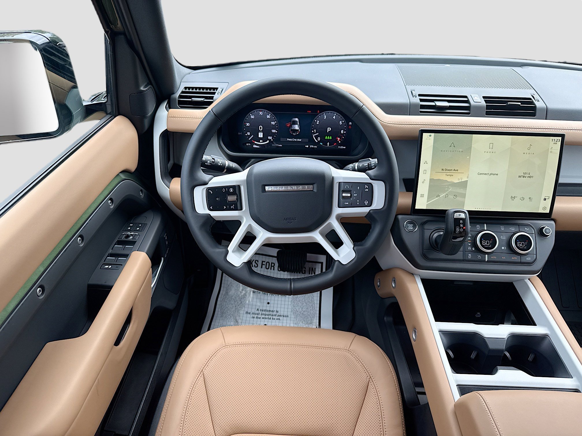 New 2026 Woolstone Green LAND ROVER X-Dynamic SE image 17
