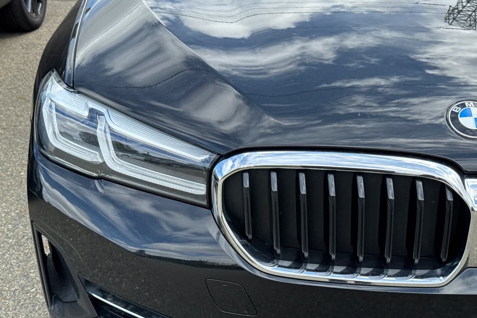 Used 2021 Jet Black BMW 530i xDrive image 8